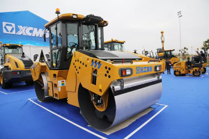 Machine Road Roller XCMG XD133 Double Drum Vibratory Road Roller Price