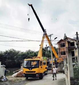 China XCMG Truck Crane XCT12  With Competitive Price