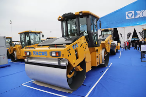 13tonne Compactor Machine XCMG XD133 Double Drum Vrbratory Roller For Sale