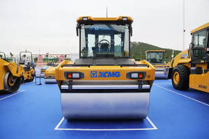XCMG XD143 14 ton Tandem Drum Road Roller Specification