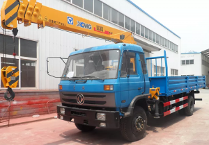 6 ton Knuckle Crane Truck XCMG SQ6.3SK2Q Trailer Mounted Crane for Sale