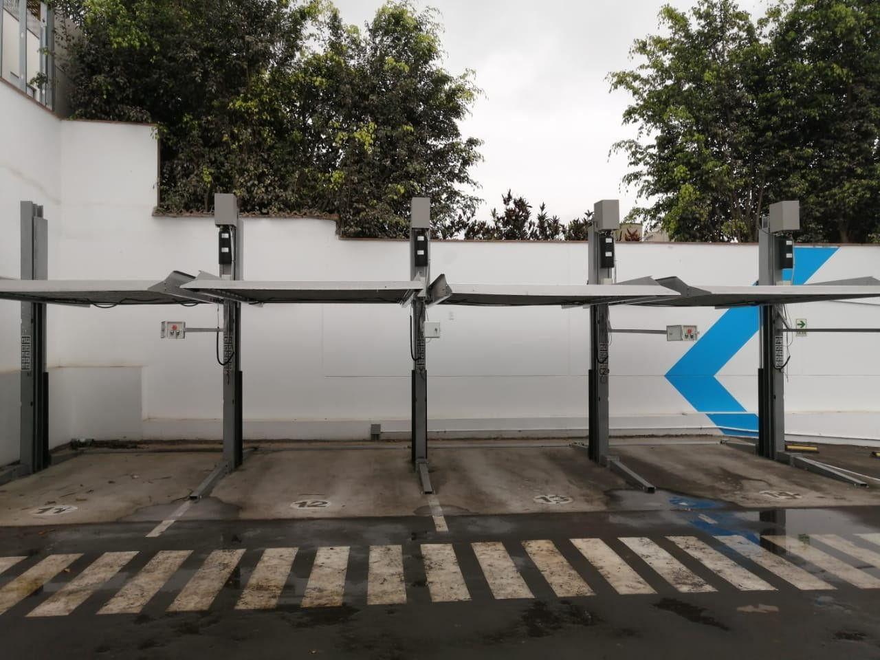 Peru Projects Stacker Car Parking Lift