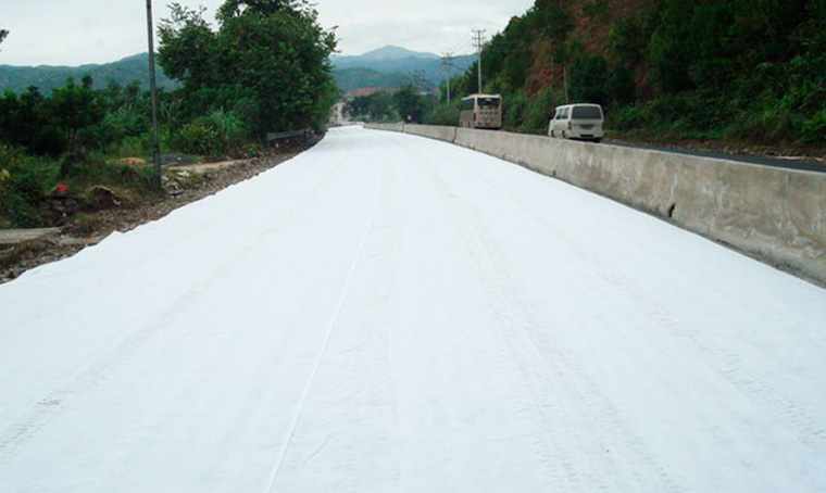 Geotextile laying and overlapping details, do you know?