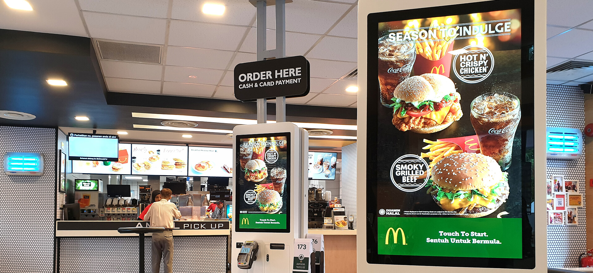 Drive Traffic to Your Quick Service Restaurant with Dynamic Signage!