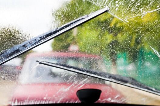 How to judge which swing frequency should be used when the car windshield wiper blades is used