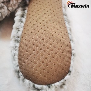 Kids Winter 3D Animal Embroidery Warm Slipper Socks with Rabbit and Elk Pattern