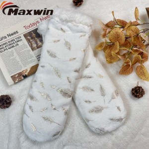 Women’s winter thickened medium tube autumn and winter cute sleeping indoor non-slip home socks floor socks