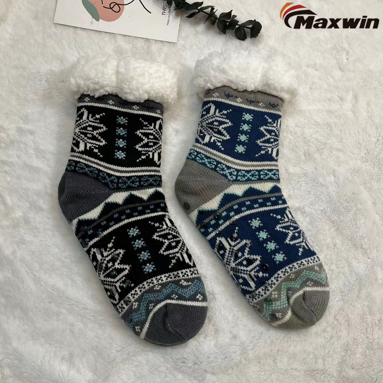 Cheapest Factory Long Sports Socks - Ladies Cozy Winter Socks with Snowflake Pattern  – Maxwin