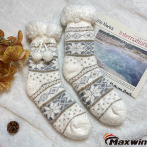 Women’s Super Warm Soft Cozy Yarn Socks With Snowflake Pattern