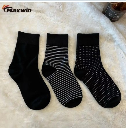 A must-have for spring and summer!Breathable polyester women’s athletic socks with superior design and functionality