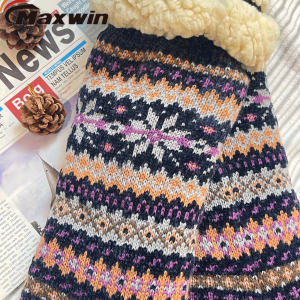 Ladies Winter Super Warm Slipper Socks With Snowflake Pattern