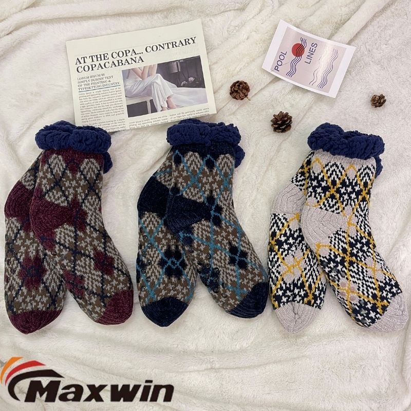 China Supplier Cute Warm Socks - Ladies Chenille Yarn & Acrylic Yarn Mixed Warm Soft Cozy Winter Adult Slipper Socks  – Maxwin