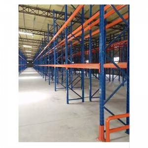 Industrial warehouse selective pallet racking