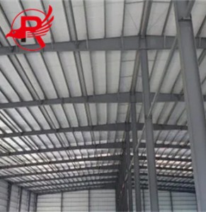 Magazzino/officina per la costruzione di strutture in acciaio per l'edilizia industriale