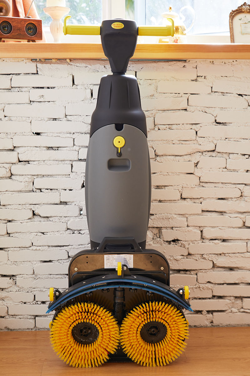 The Difference Between Floor Scrubbers and Floor Polishers