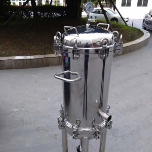 Jednokazetový sanitární filtr s mikroporézním membránovým filtrem
