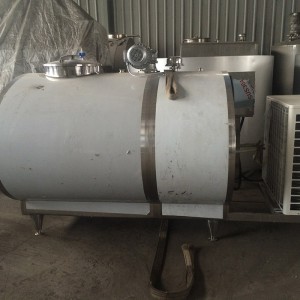 STAINLESS Steel Milk Chiller Machine Dairy Cooling Tank Stockage Tank