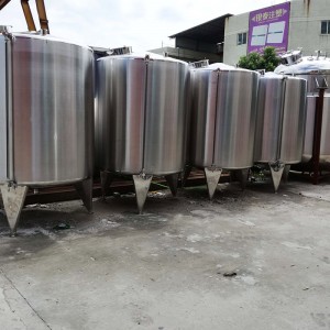 Hindi kinakalawang na asero cold water storage tank para sa industriya ng pagkain