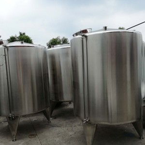 Stainless steel cold water storage tank for food industry