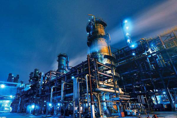 Harmonic characteristics of power distribution system in petrochemical industry