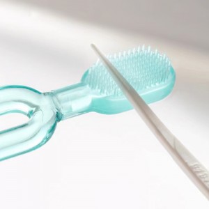 Silicone children’s toothbrush