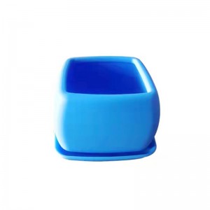 Simple silicone flowerpot