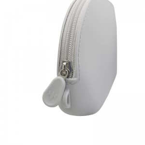 Portable zipper cosmetic handbag