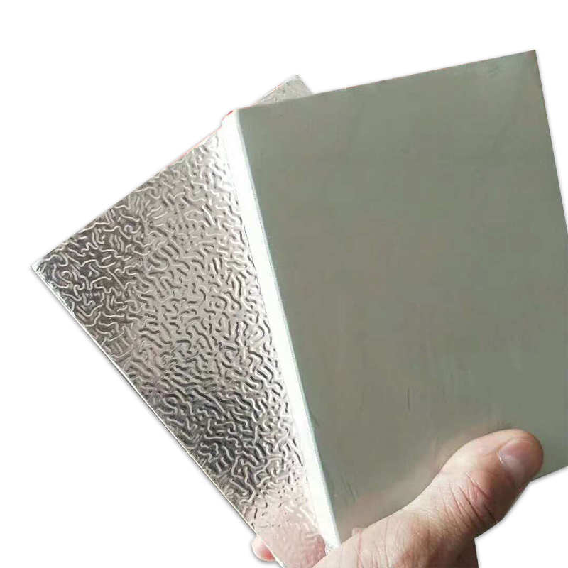 What is the difference between double-sided aluminum foil phenolic board and color steel phenolic board?
