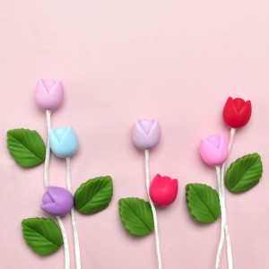 Wholesale tulips shape soft bpa free safe silicone beads