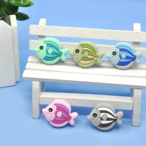Wholesale food grade cute Fish New design Silicone focal Beads For pacifier clips