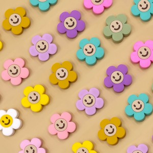 Hot Food Grade Newborn Chewing Pacifier Chain Accessories Smiley Flower Toy Focal Character Beads For Pen Making