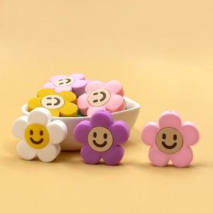 Hot Food Grade Newborn Chewing Pacifier Chain Accessories Smiley Flower Toy Focal Character Beads For Pen Making