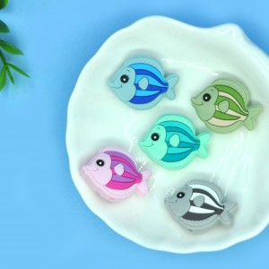 Wholesale food grade cute Fish New design Silicone focal Beads For pacifier clips