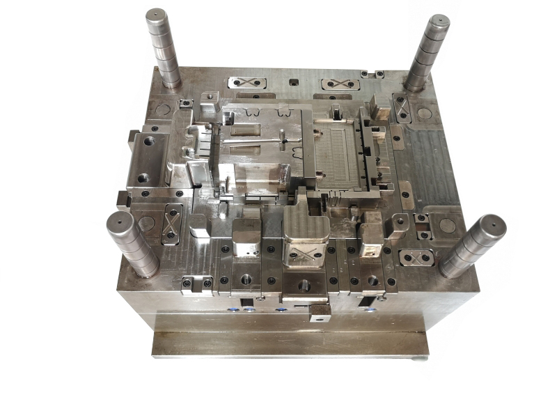 Tell you a few principles for choosing materials for auto parts moulds