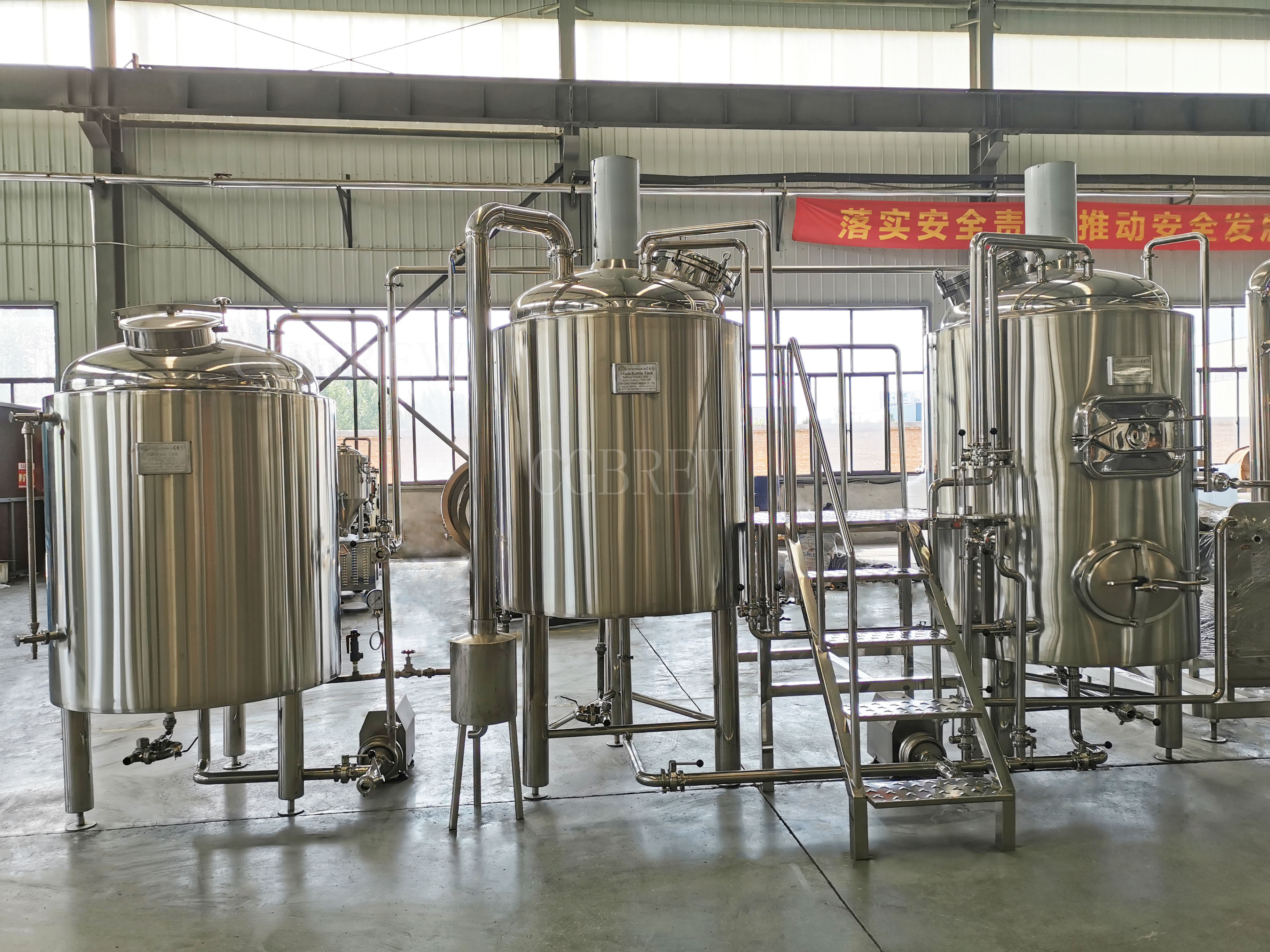 A New 500L Beer Brewery Equipment are Delivered