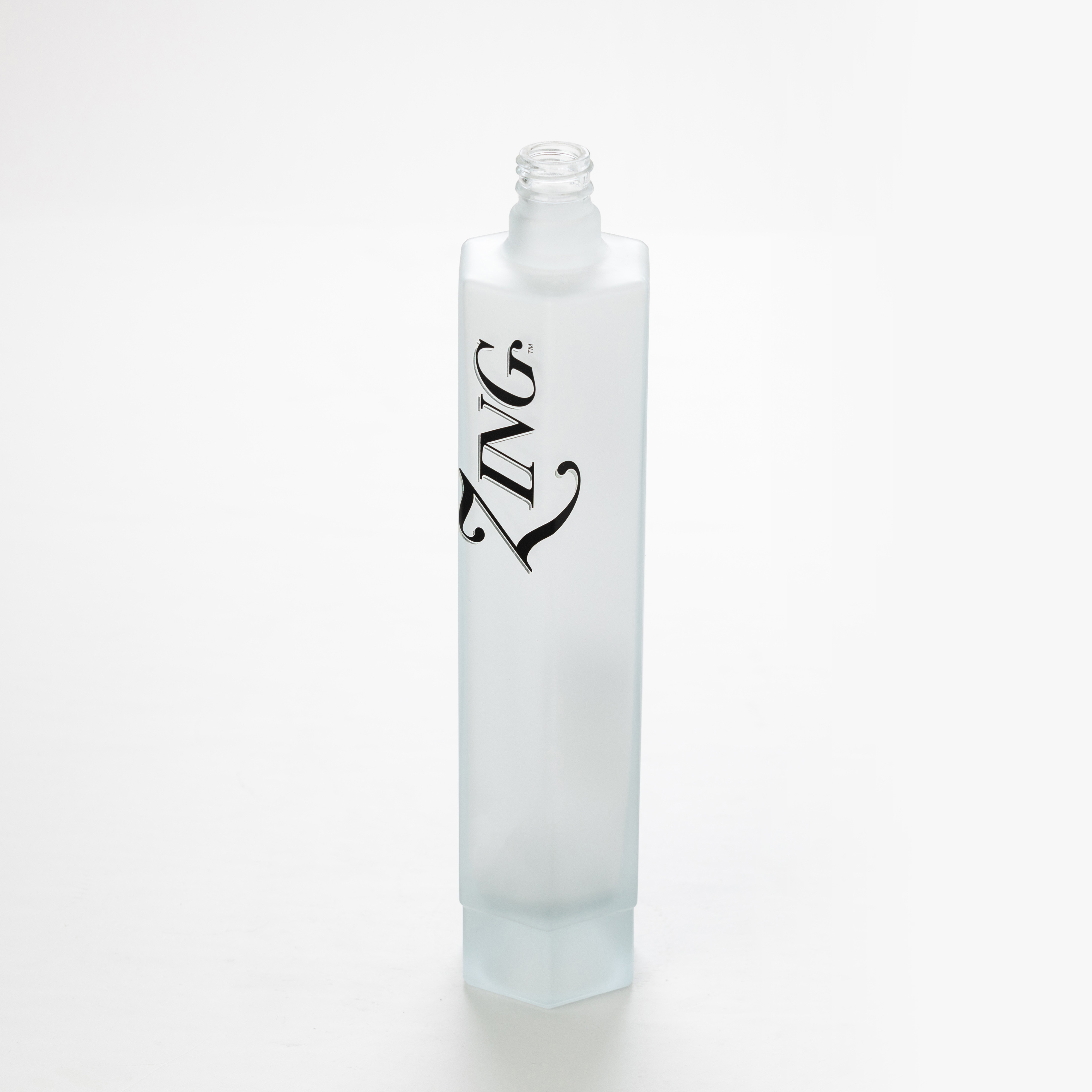 China Wholesale Super Flint Custom Logo Square Spirit Liquor Glass Bottle Manufacturers - Customized spirits glass bottles – JUMP