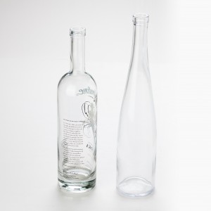 Стеклянные бутылки любой формы для спиртных напитков.