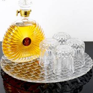 Bottiglia di spiritu di vodka in vetru di whisky per Liquore