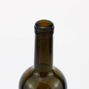 Bottiglia di vino bordolese in vetro