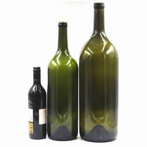 Högkvalitativ vinglasflaska med skruvkork i vinröd