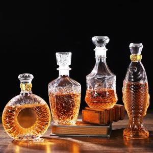 تخصيص مختلف الأشكال زجاجة ويسكي الفودكا XO الفارغة من الزجاج الكريستالي