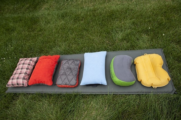 ¡Pelea de almohadas!Cómo elegir la almohada de camping adecuada