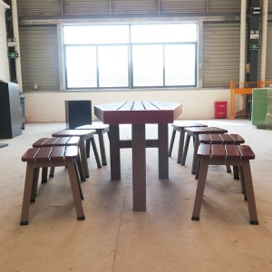 Dining table and chair set