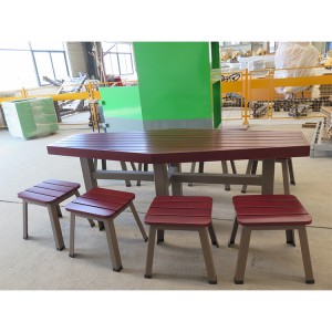 Dining table and chair set