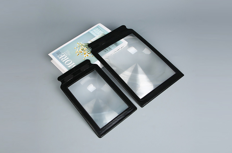 Full page reading large area PVC magnifier 04