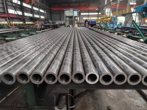 R780 Seamless Steel Pipe Precision round Drill Pipe 6m & 12m Length API & JIS Certified Oil Casing Pipe