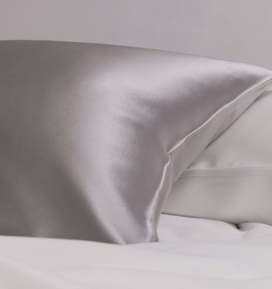 The benefits and maintenance methods of using mulberry silk pillowcases