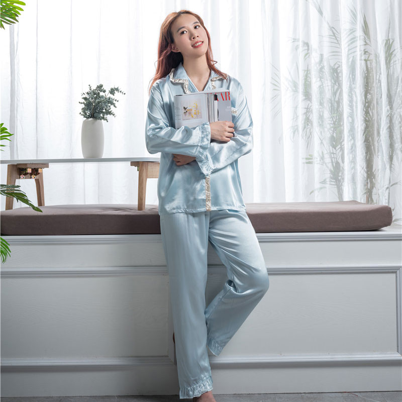 China Professional Manufacture Customized Pajamas Silk 100% Pure Womens Silk  Robe Girls Silk - China Silk Fabric and Silk Pajamas price