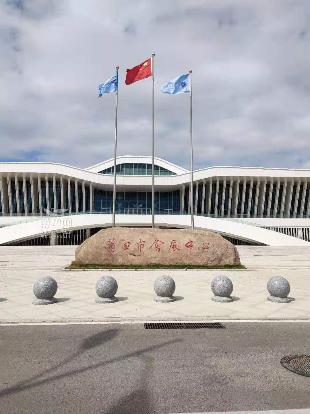 Slotted drainage channel used in Putian Convention and Exhibition Center (2)