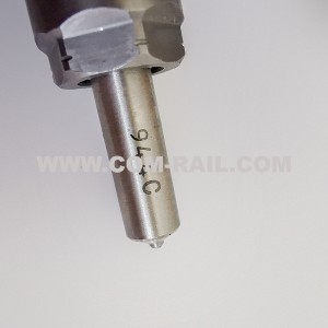 Çin istehsalı John Deere üçün yanacaq injektoru 095000-6311 RE530362 DZ100212